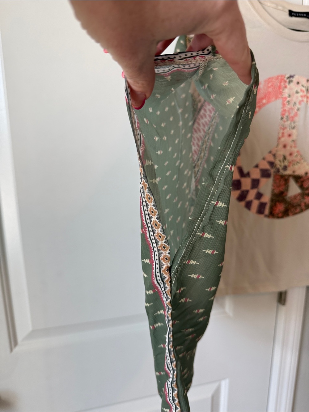 🚨SOLD🚨Women’s Boho Peace Sign Kimono Top NWOT - Picture 5 of 8